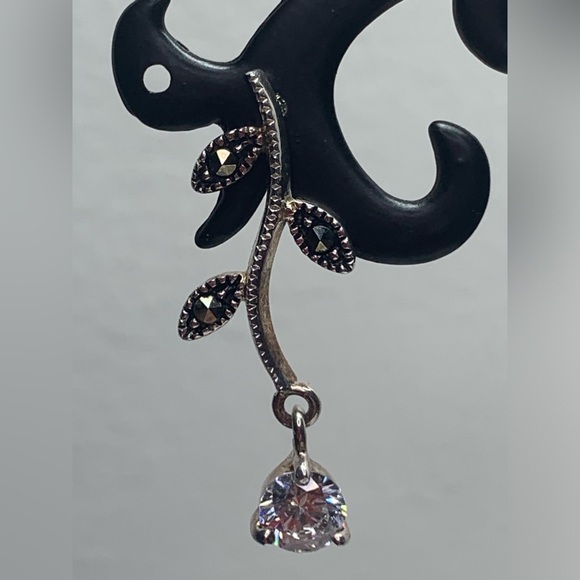 Early Silpada Rare Sterling Silver, Marcasite & CZ Floral Vine Drop Earrings - Picture 6 of 16